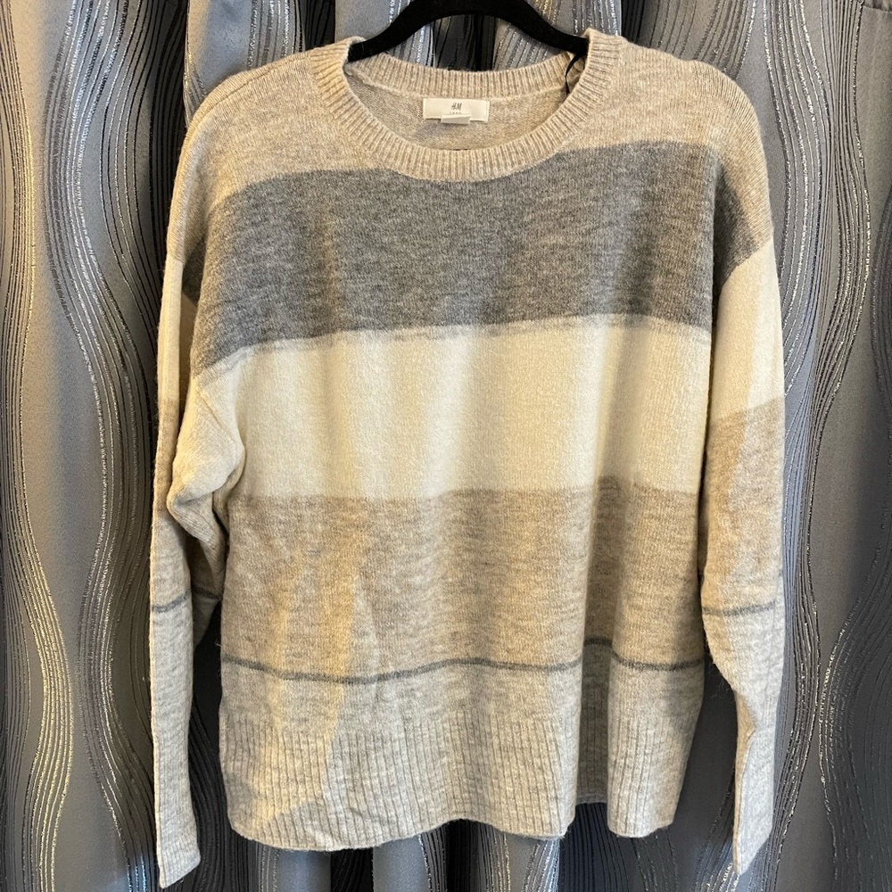 Neutral hue Sweater